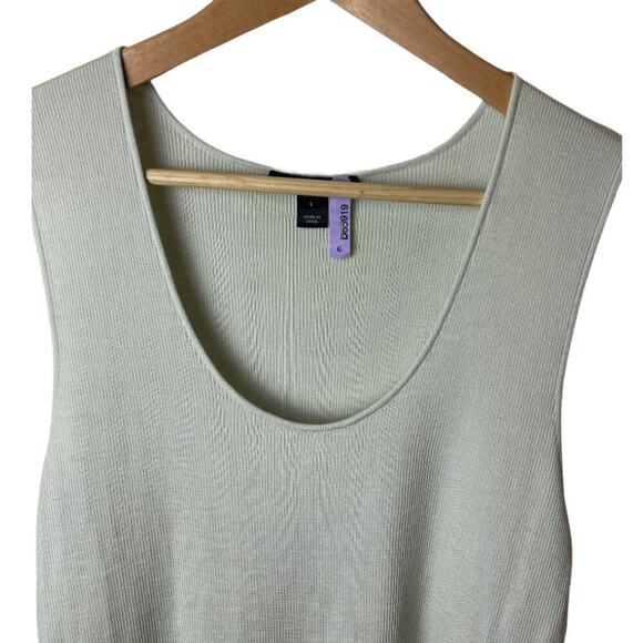 St. John Sage Scoop Neck Sleeveless Wool Blend Knit Top Women's SIze L - Picture 2 of 6